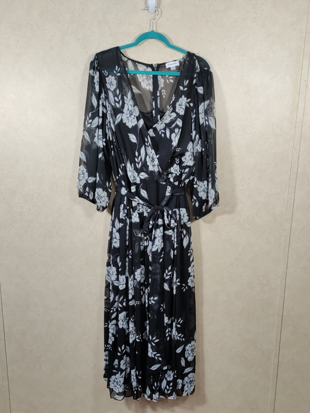 J099 Calvin Klein Black Floral Print Midi Dress 22W